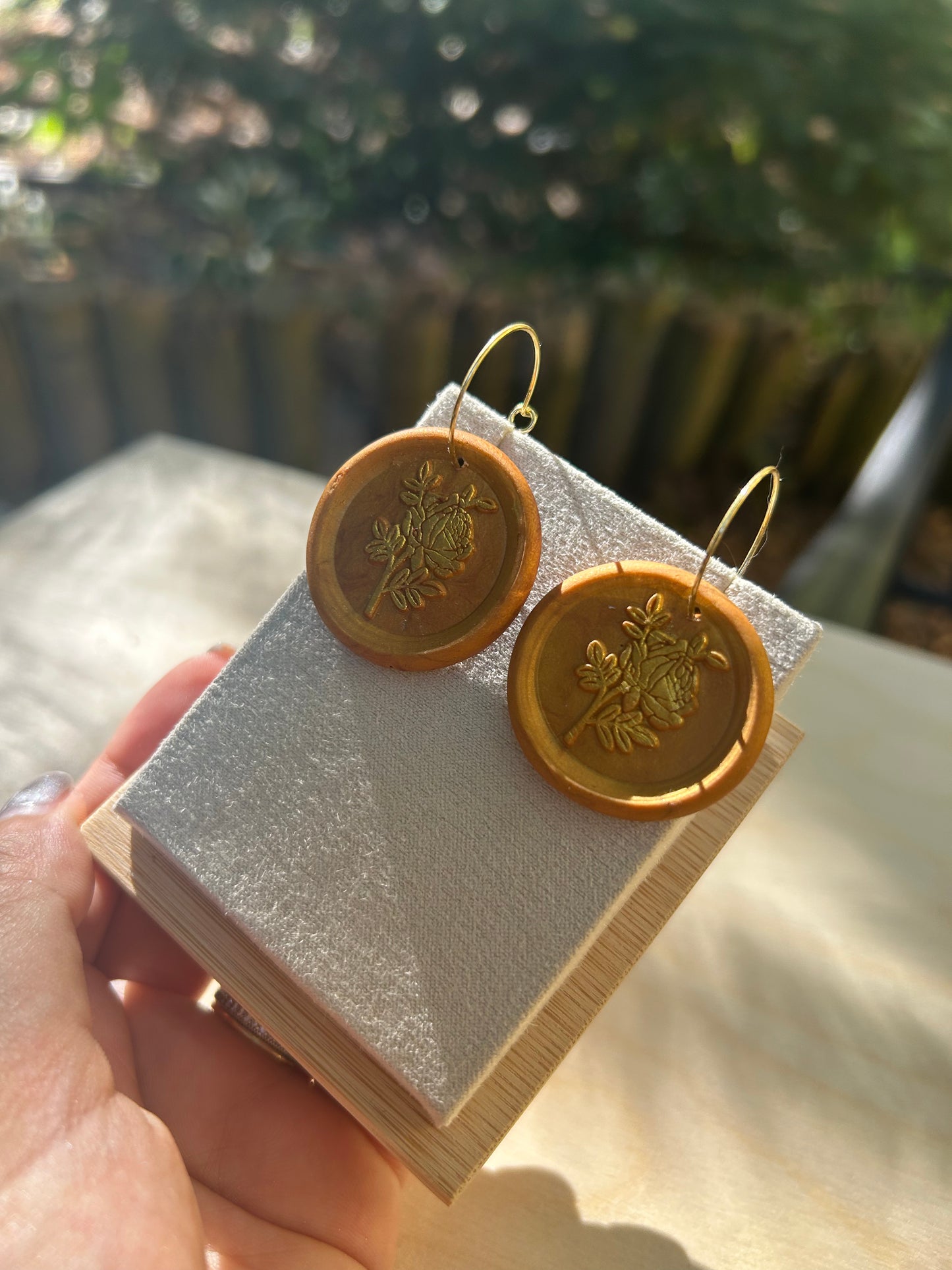 Clay Seal - Golden Hoop earrings